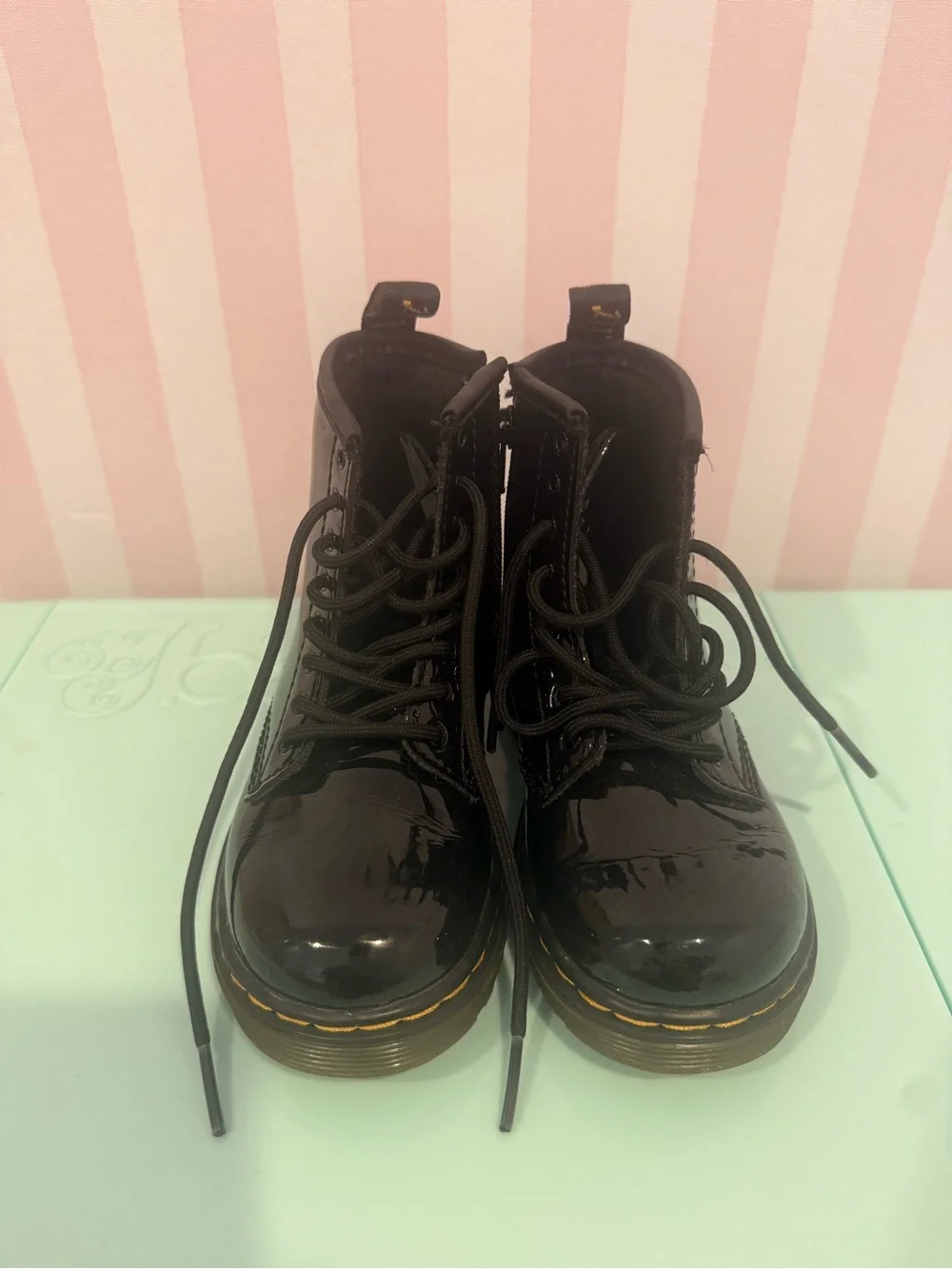 Dr. Martens Kids Black Patent Lace-Up Ankle Boots